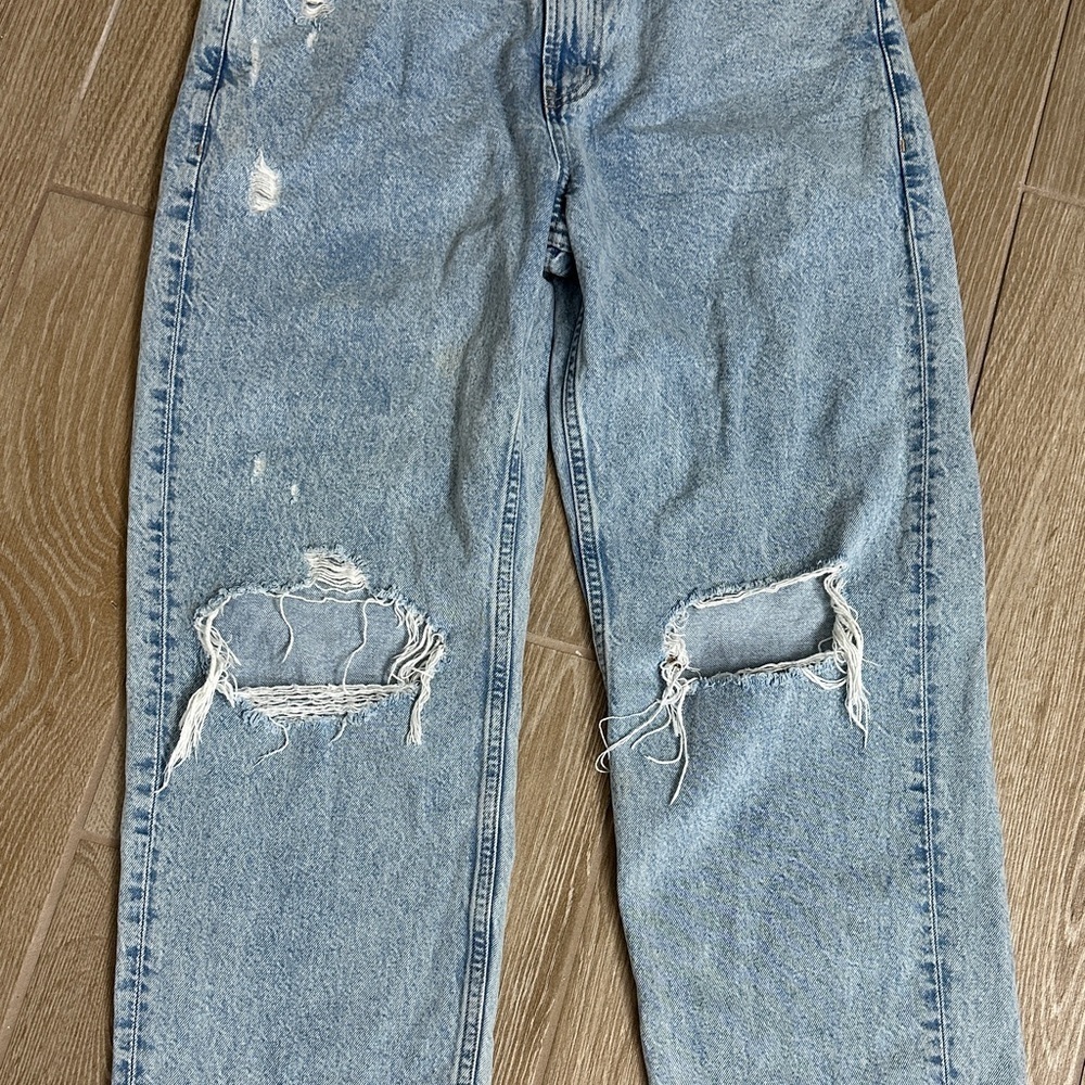 Cotton On Baggy Light Blue Distressed Jeans - Picture 2 of 9